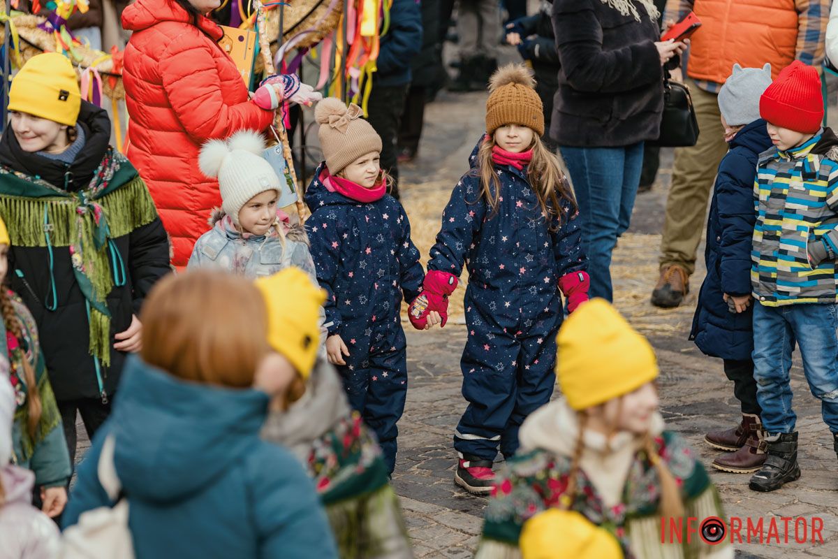 Маленькі дніпряночки