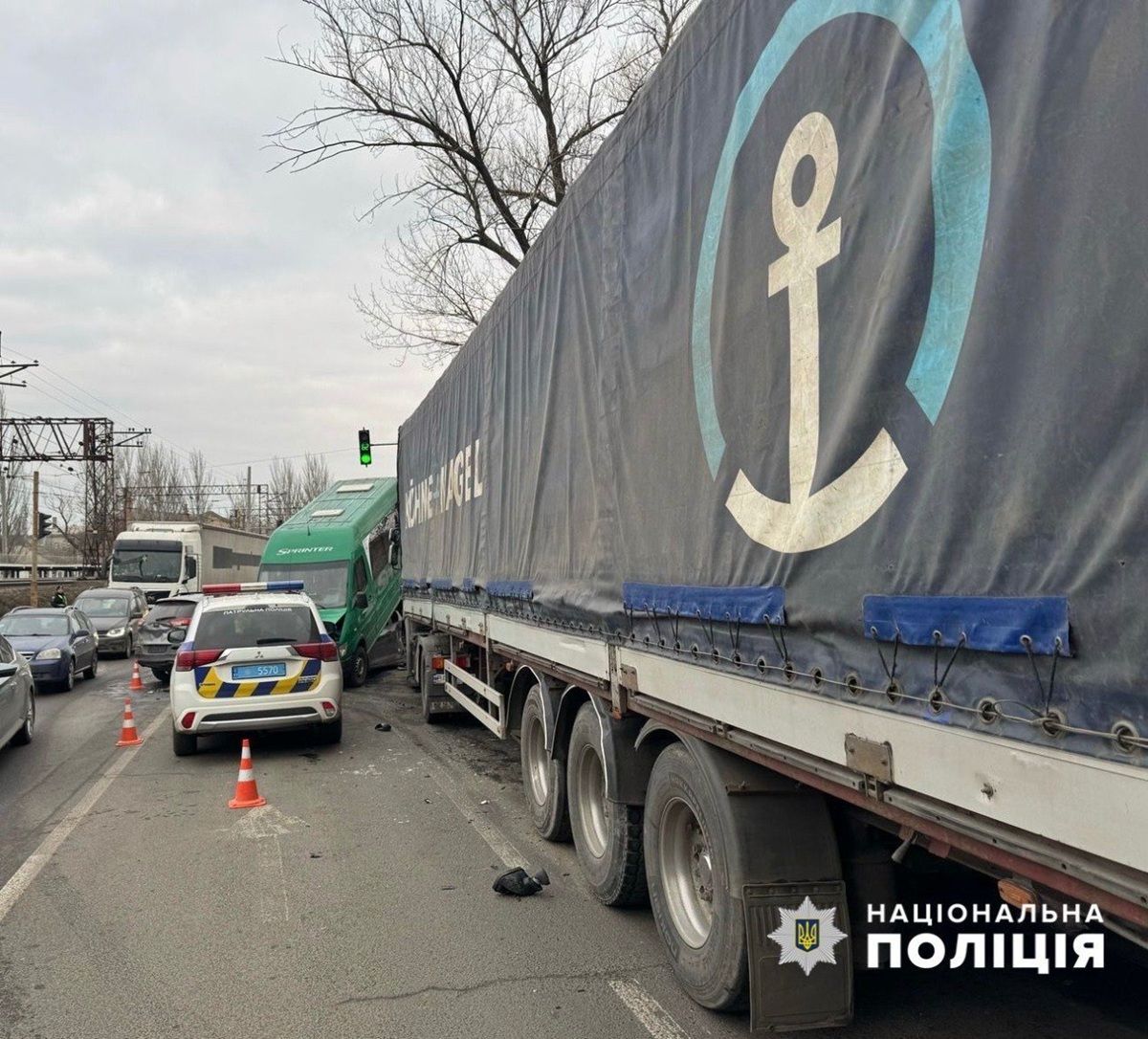 Водитель грузовика имел признаки опьянения Водитель грузовика имел признаки опьянения