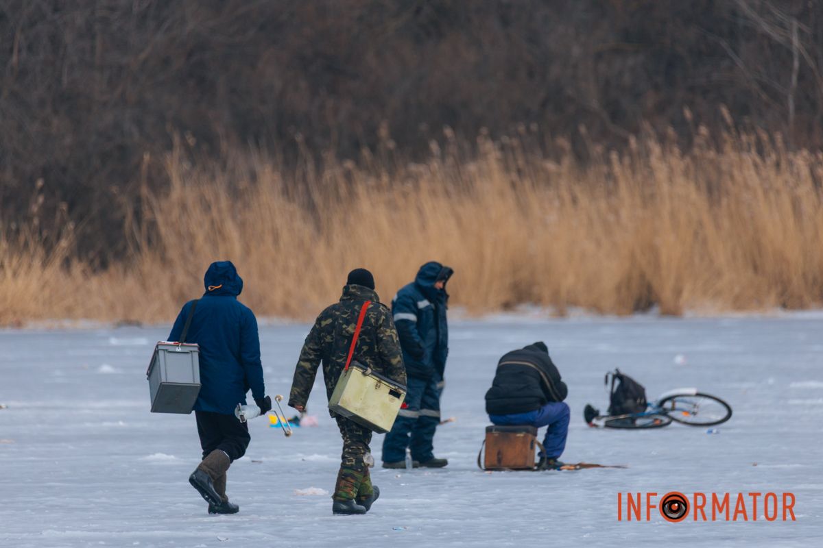 В Украинском гидрометцентре предупреждают, что такой лед недостаточно прочен