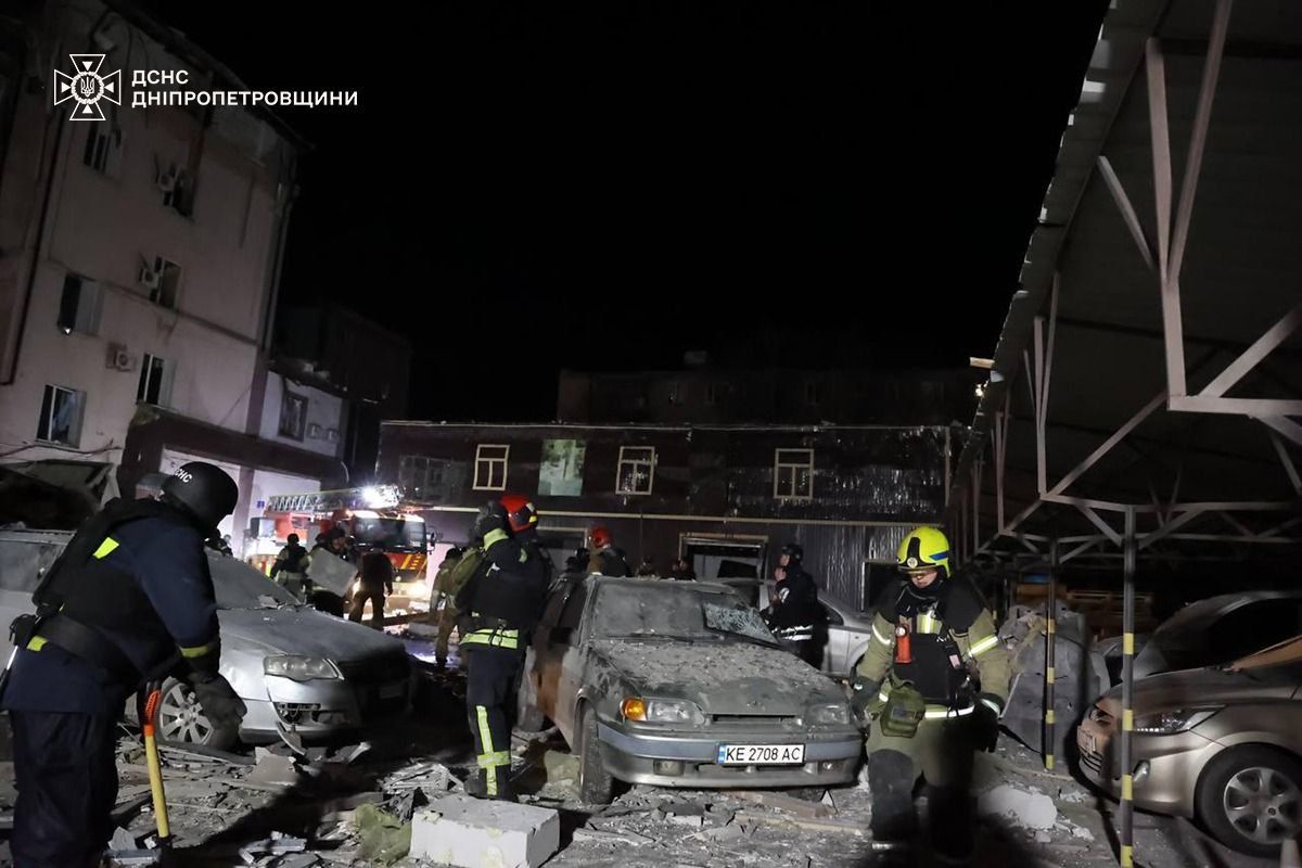 Чрезвычайники уже спасли 19 человек