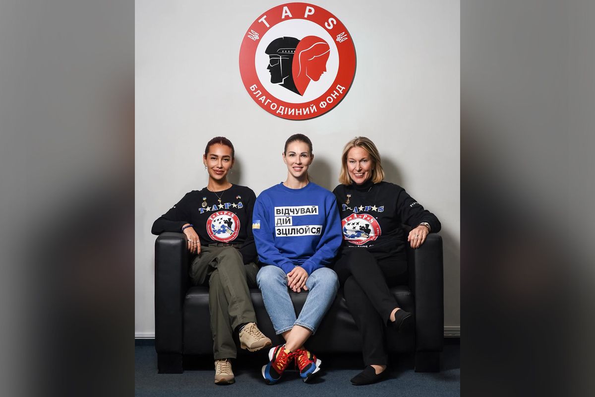 Юлия Дмитрова (по центру) Истории успеха женщин из Днепра 9