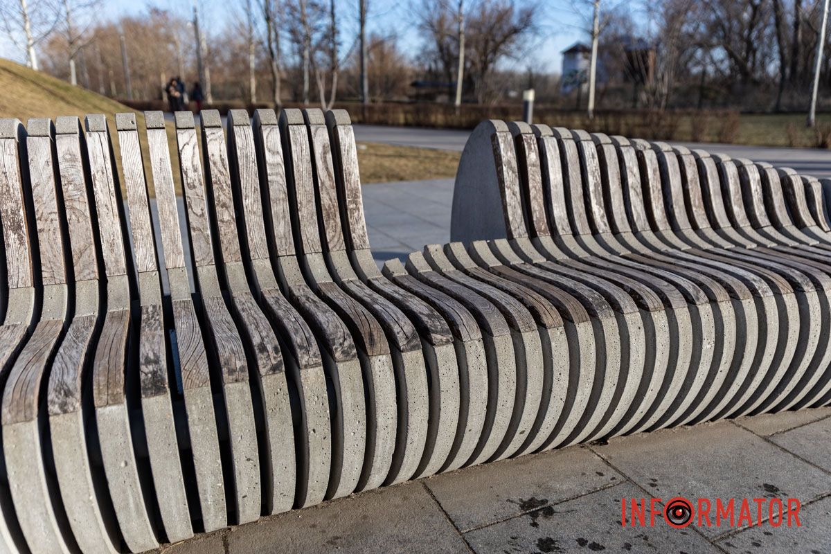 Любимое место горожан приходит в упадок: что произошло со сквером Прибрежным в Днепре 11