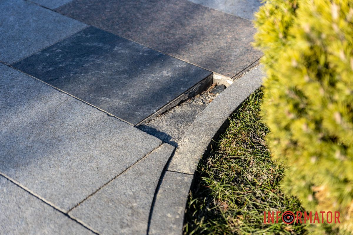 Любимое место горожан приходит в упадок: что произошло со сквером Прибрежным в Днепре 5