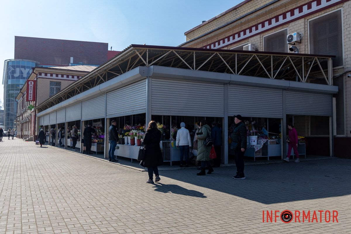 В Днепре перед 8 марта цветочный бум Цветочный бум: сколько стоят цветы в Днепре перед 8 марта 15