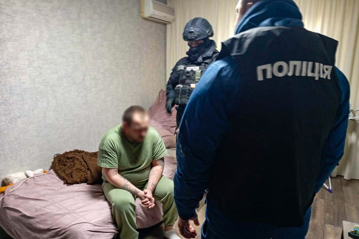 Полиция разоблачила преступную группу, которая обманула украинцев более чем на два миллиона гривен Обещали защиту от мошенников: в Днепропетровской области аферисты от имени мобильных операторов воровали деньги через онлайн-банкинг 1