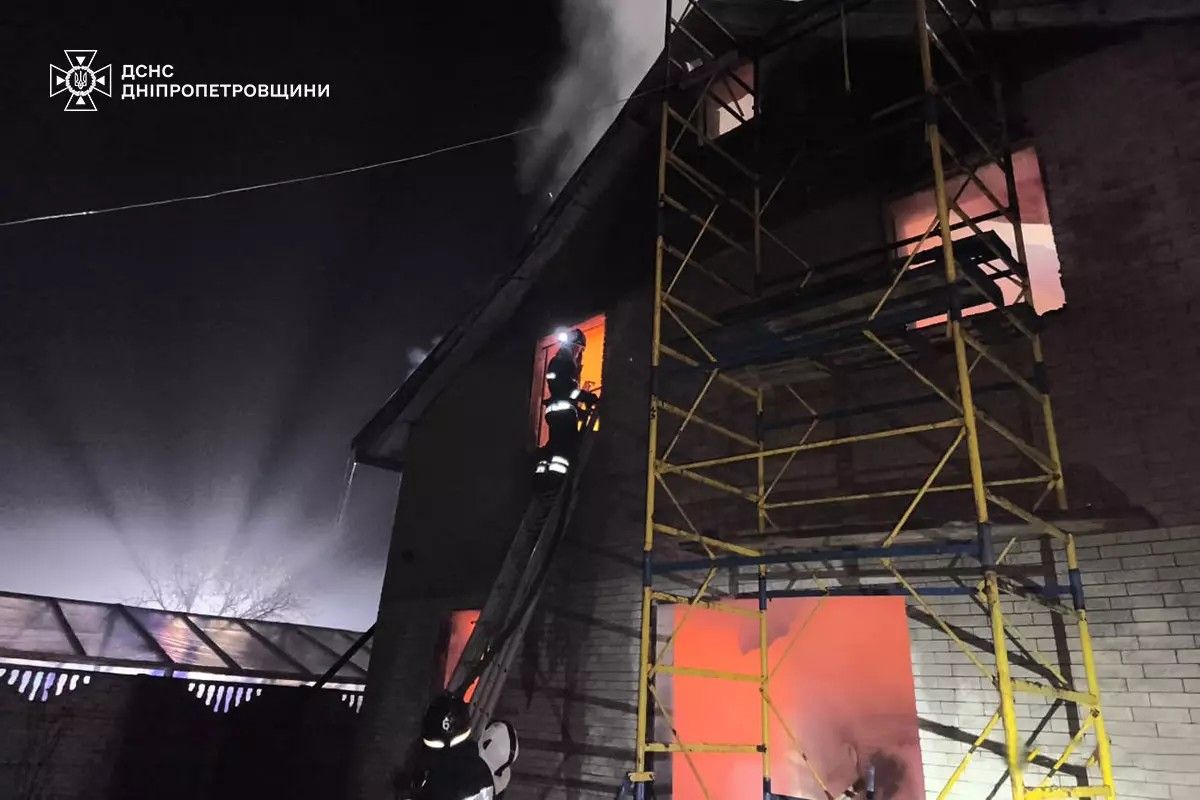 У селі Хутірське на вулиці Нагірній горів двоповерховий будинок У селі Хутірське на вулиці Нагірній горів двоповерховий будинок