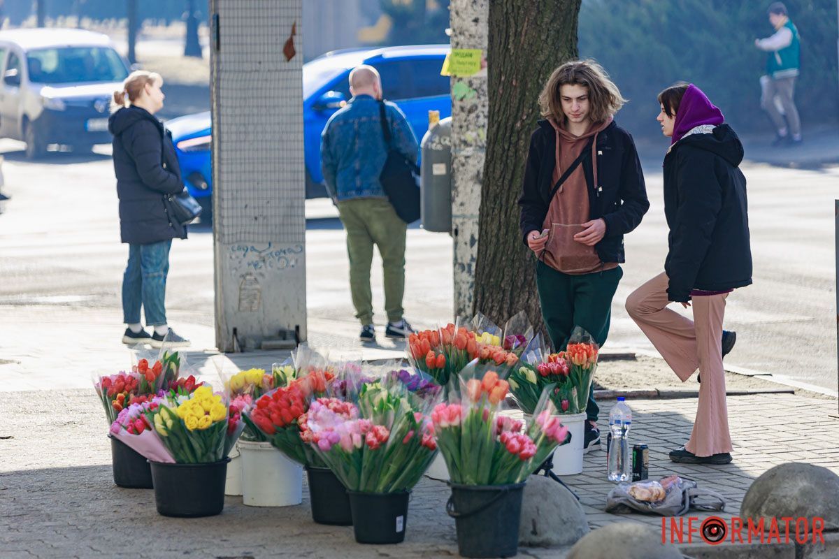 Квіти стали символом даного свята Квіти стали символом даного свята