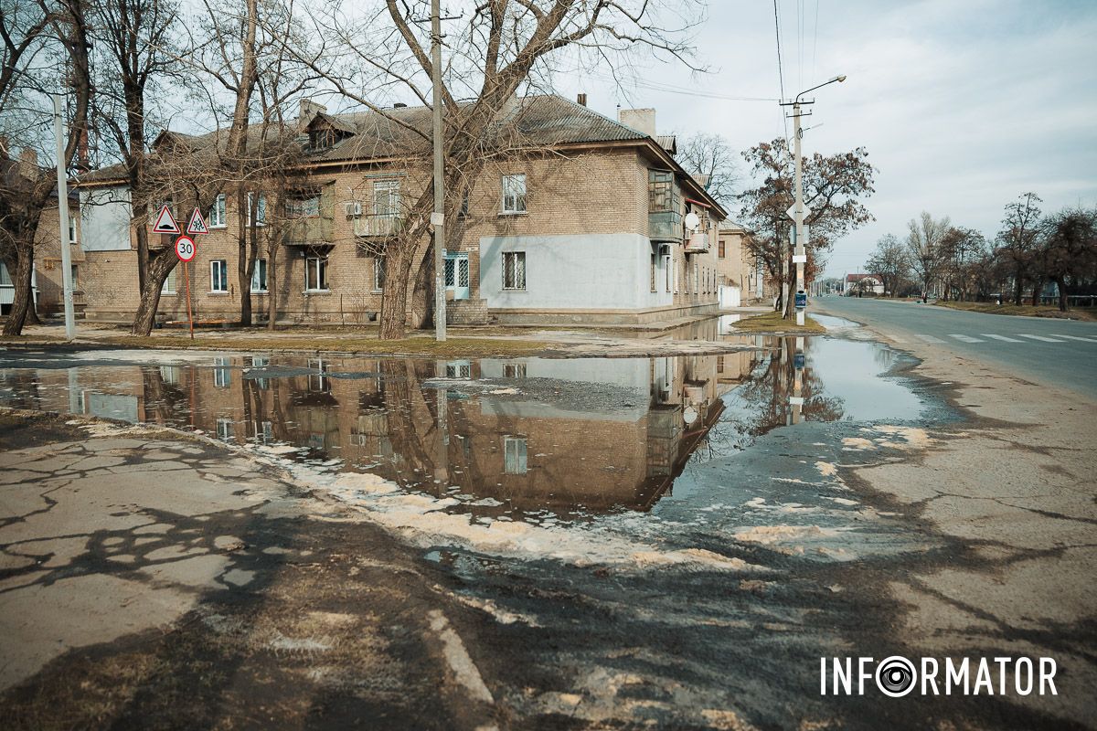 Пенная вода превратила ж/м Северный в Днепре в маленькую Венецию: 2