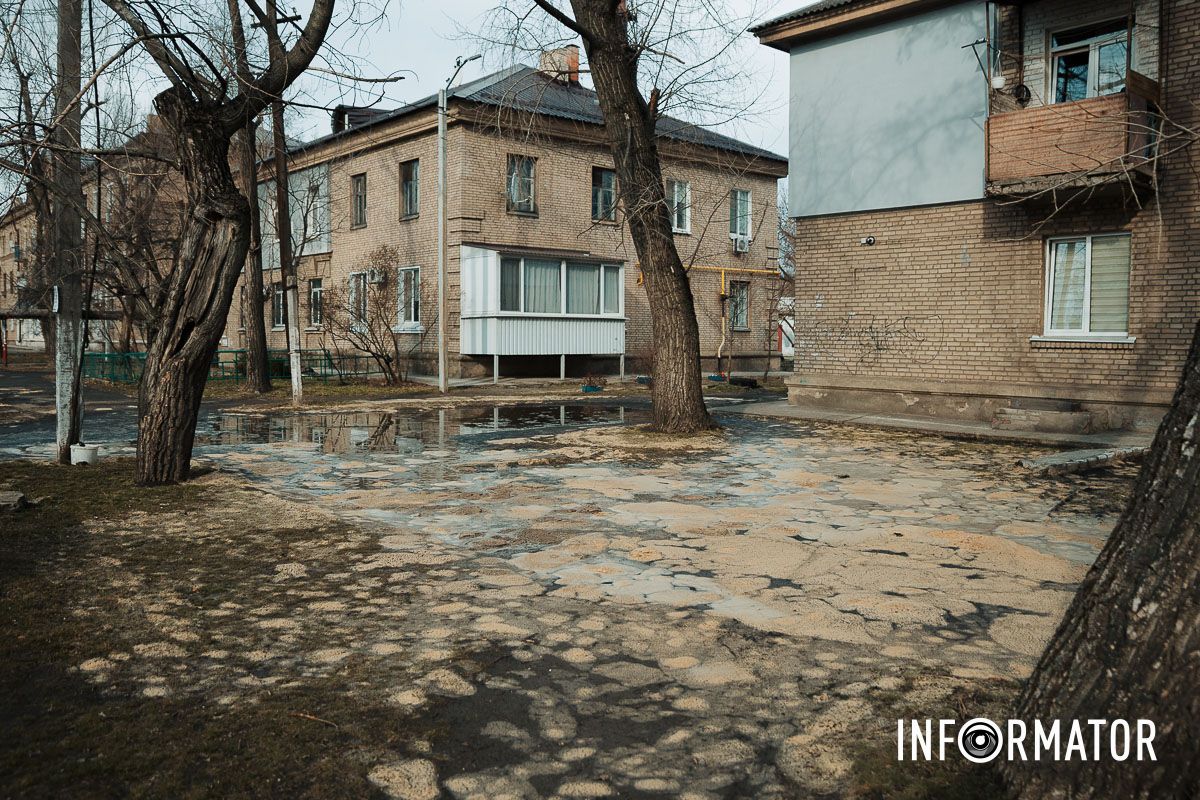 Пенная вода превратила ж/м Северный в Днепре в маленькую Венецию: 6