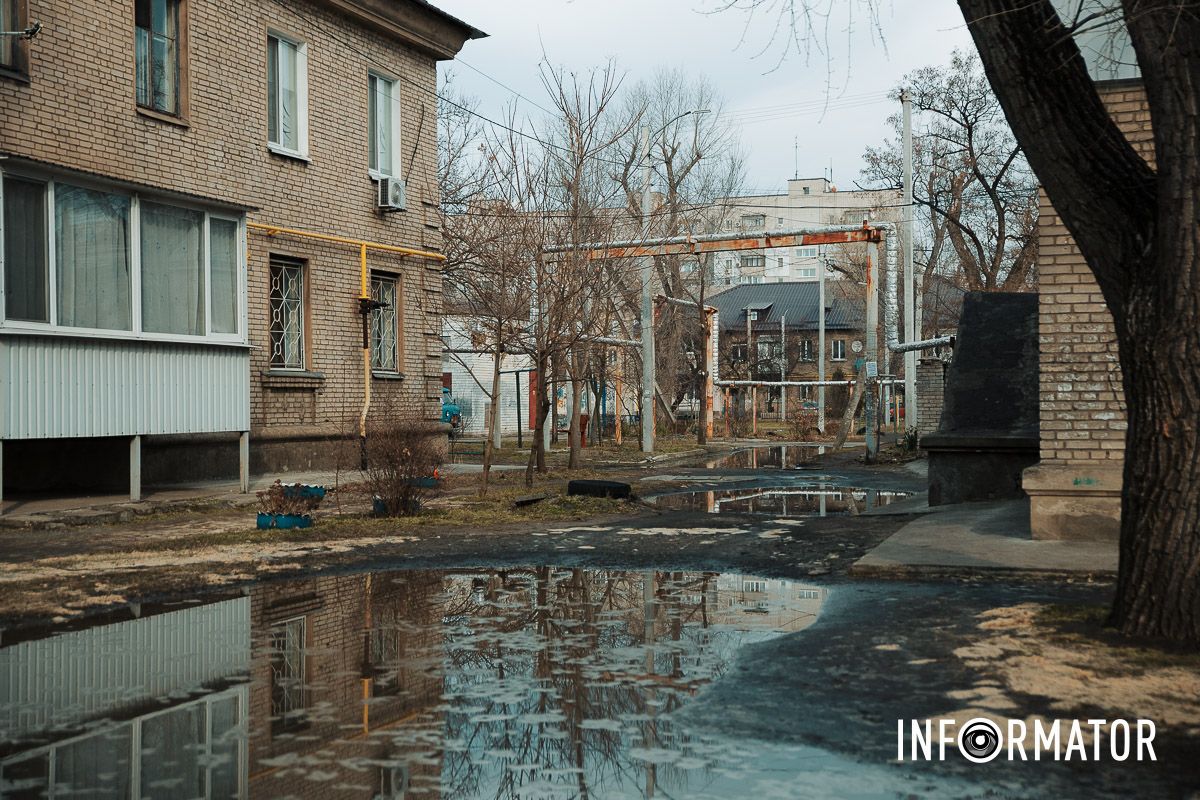 Пенная вода превратила ж/м Северный в Днепре в маленькую Венецию: 7