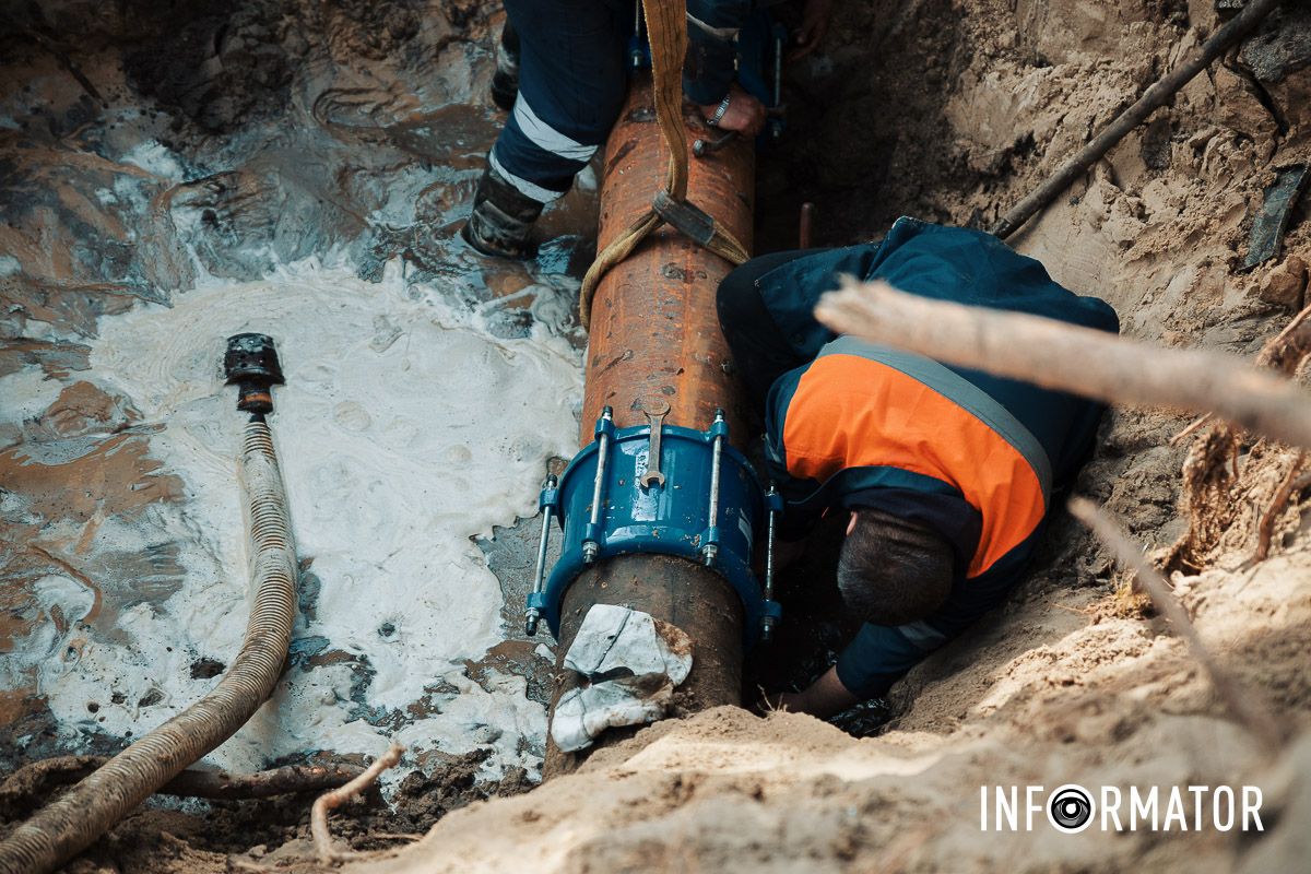 Пенная вода превратила ж/м Северный в Днепре в маленькую Венецию: что произошло 12