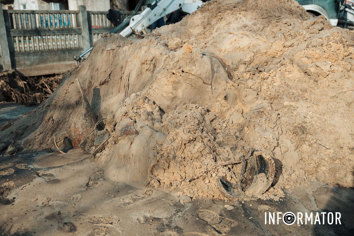 Пенная вода превратила ж/м Северный в Днепре в маленькую Венецию: 14