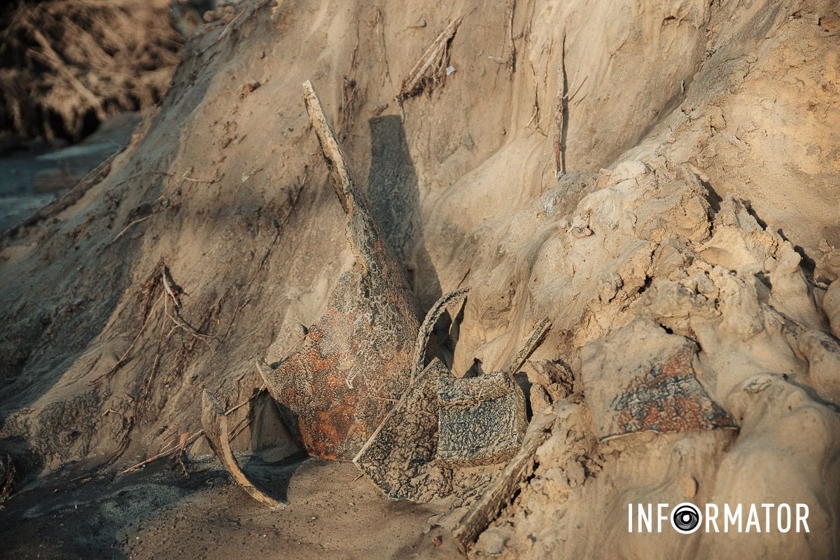 Пенная вода превратила ж/м Северный в Днепре в маленькую Венецию: 17