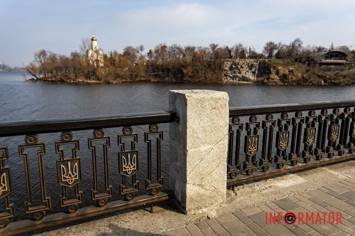 За його словами, нову копію вже замовили, і скульпторка Надія працює над відтворенням