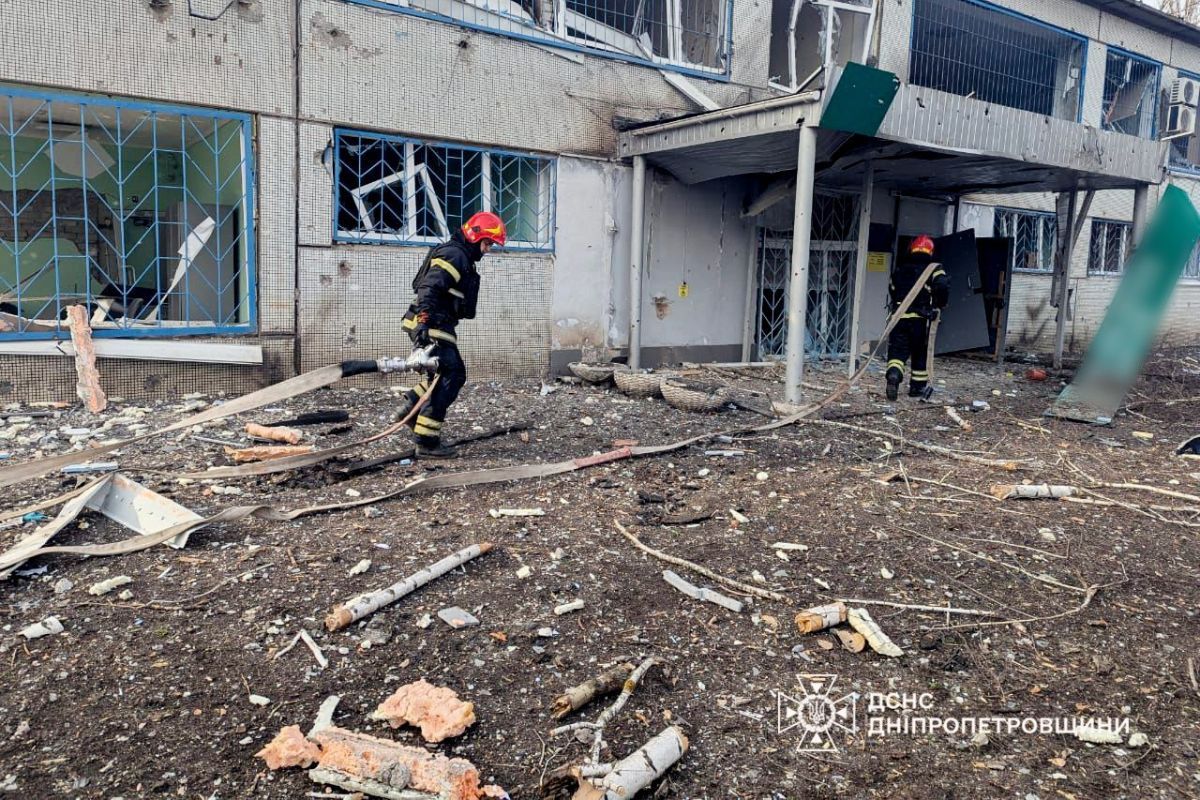 Рятувальники ліквідовують наслідки Рятувальники ліквідовують наслідки
