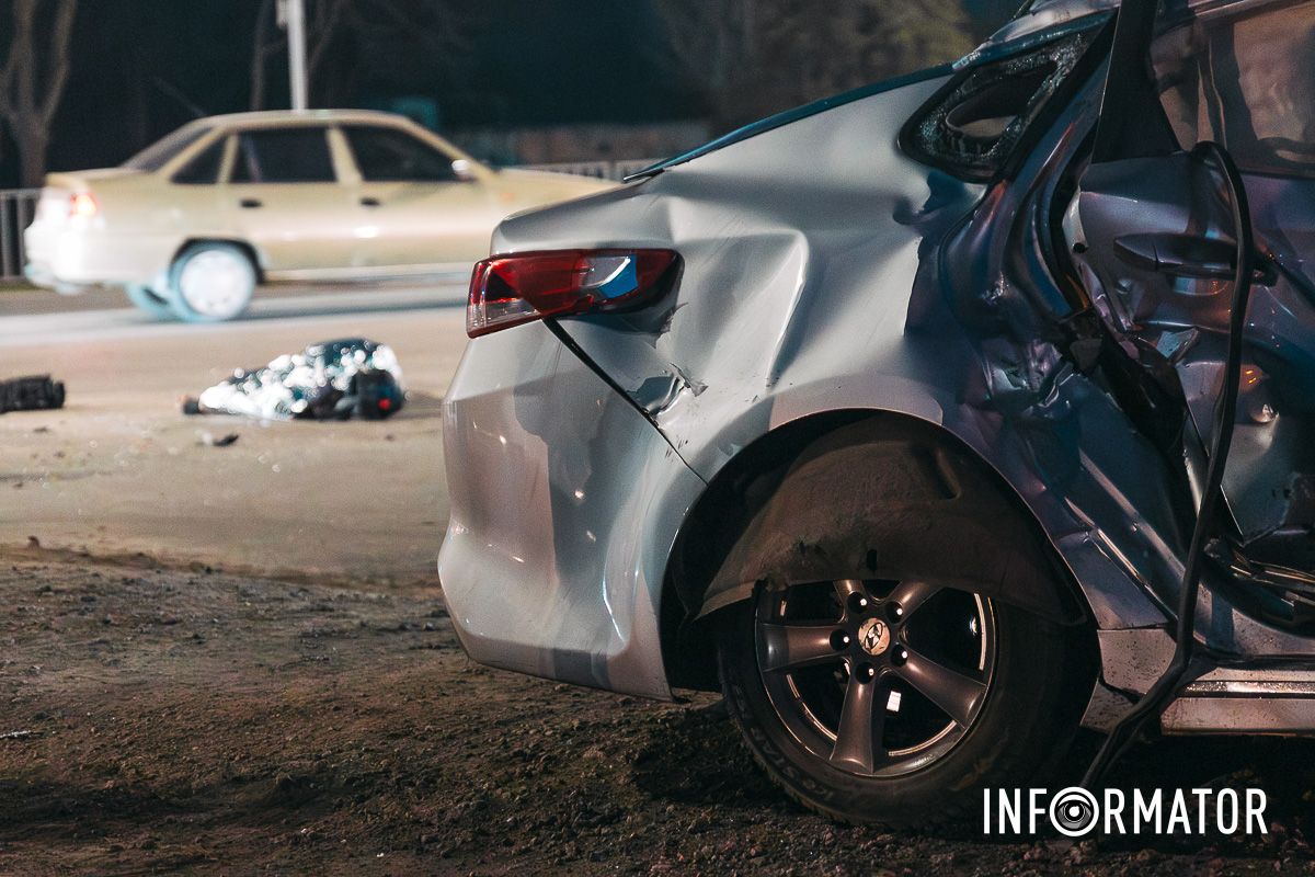 Слідча приїхала на місце ДТП близько 18:25 У Дніпрі на Набережній Заводській зіткнулись Kia та Suzuki: водій двоколісного загинув на місці ДТП 7