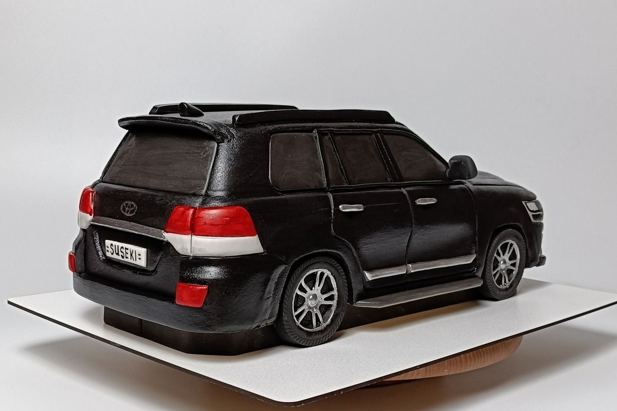 Торт у вигляді Toyota Land Cruiser 200  Торт у вигляді Toyota Land Cruiser 200