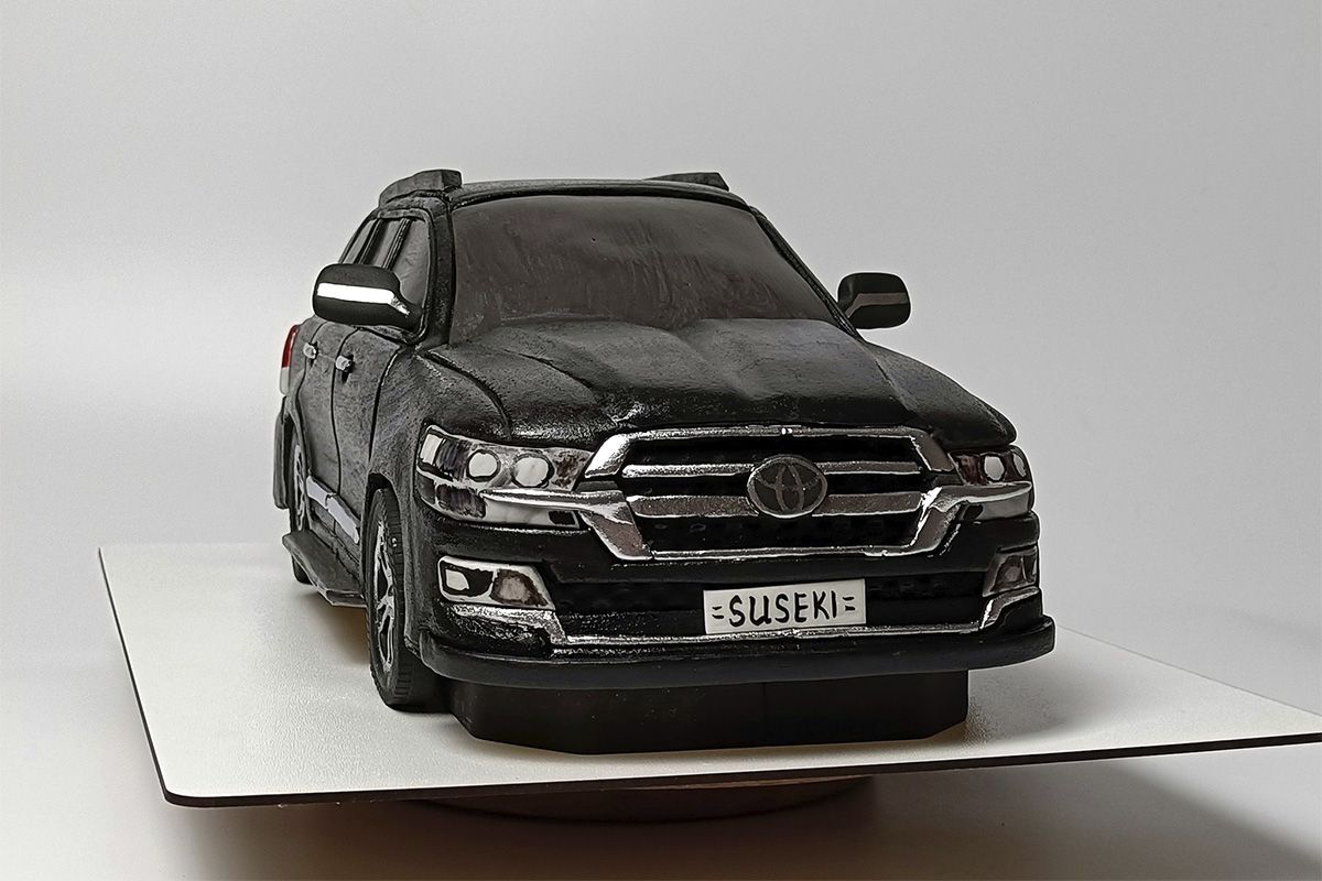 Виріб важить 5,1 кілограма Виріб важить 5,1 кілограма