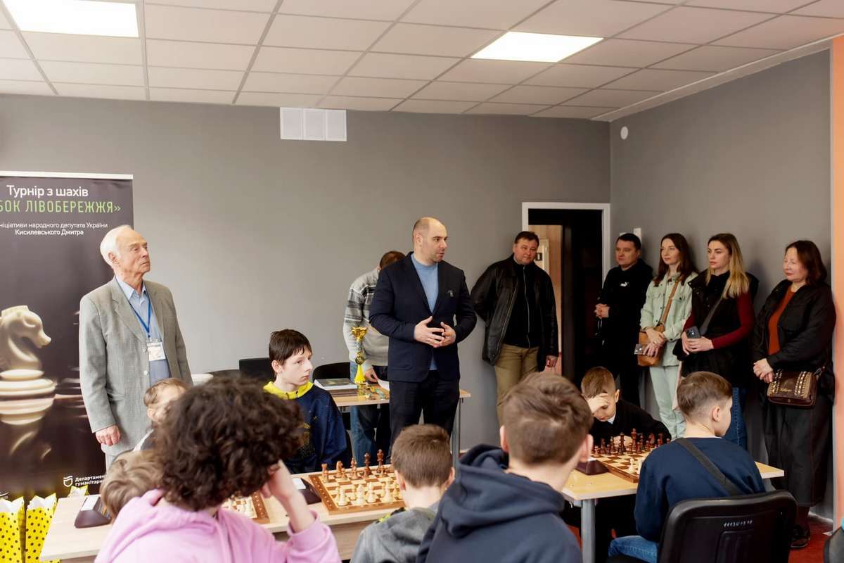 В нем приняли участие 32 человека - от 8 до 88 лет.