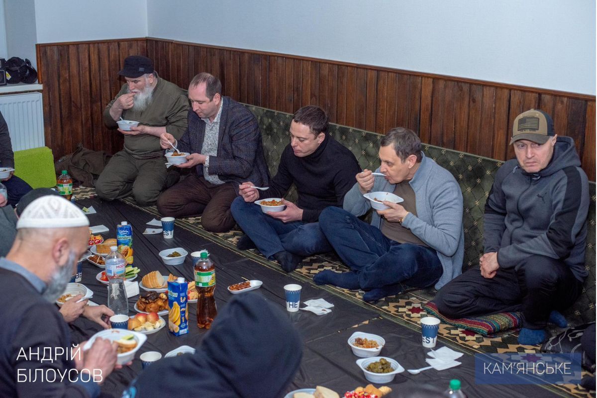 Це традиційна вечірня трапеза, що влаштовується під час священного місяця Рамадан