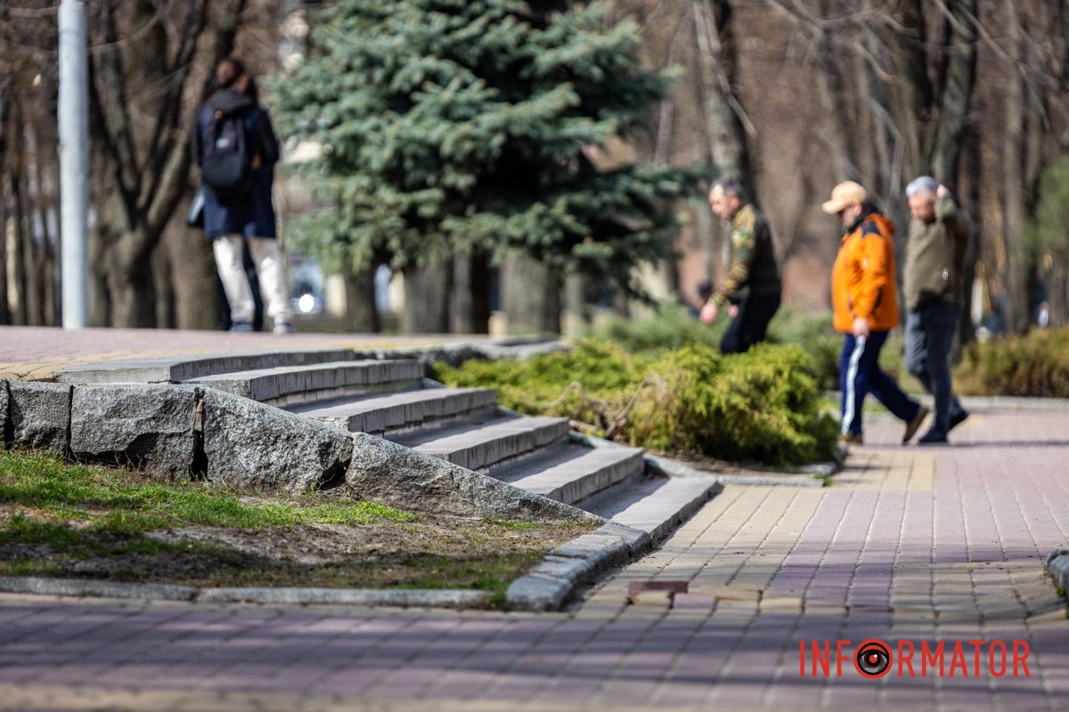 Очаровательная весна посетила Днепр и начала украшать город.