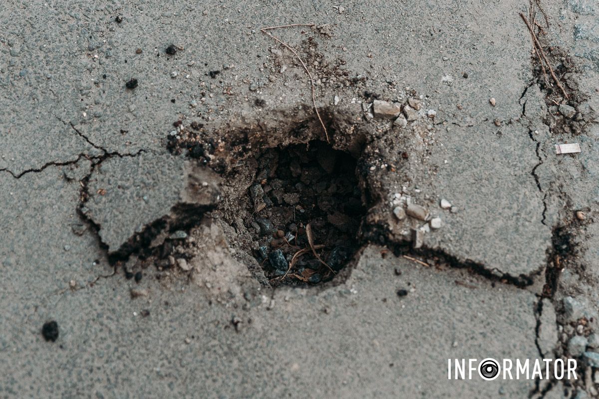 Уже встановили криво: у Дніпрі на демонтаж та реновацію антипаркувальних стовпчиків витратили понад 2 мільйони гривень 11