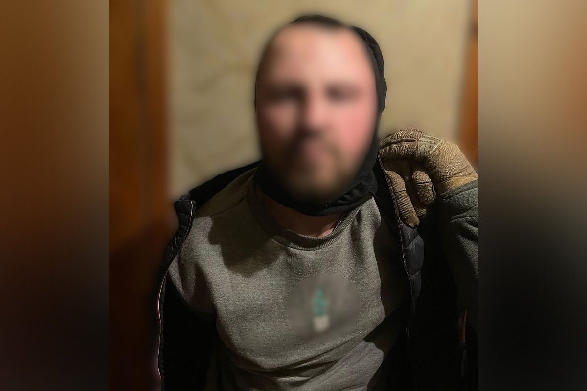Возраст задержанных – 31 год, 33 года и 37 лет Возраст задержанных – 31 год, 33 года и 37 лет
