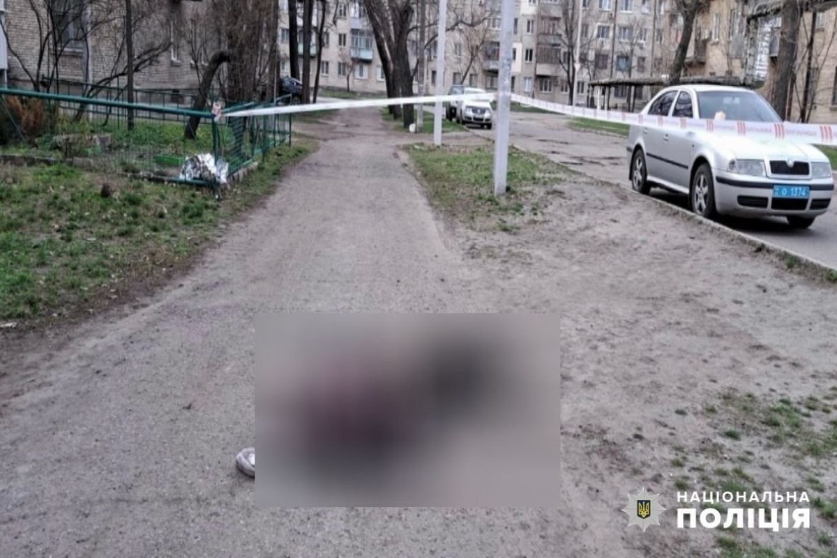 Тіло знайшли на вулиці Тіло знайшли на вулиці