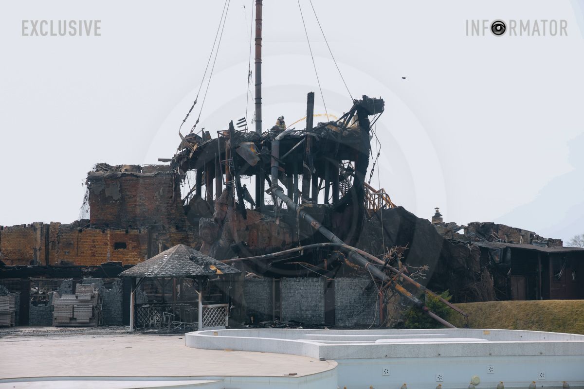 Корабль вигорів вщент 