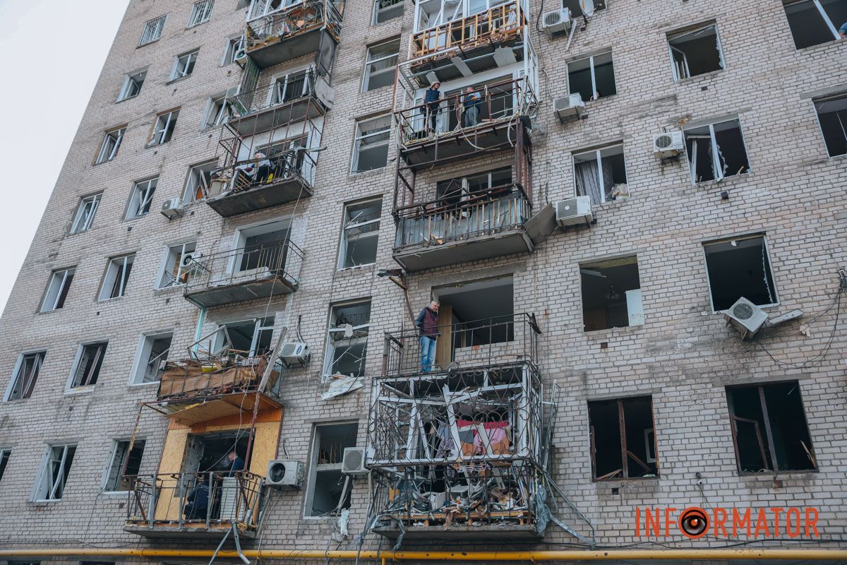 Зруйновані будинки, побиті машини та вибиті вікна: як виглядає Дніпро після масштабної атаки дронами 1