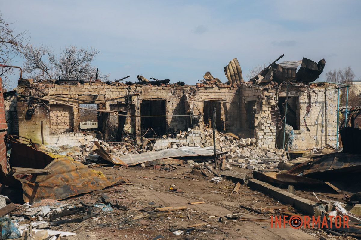 Зруйновані будинки, побиті машини та вибиті вікна: як виглядає Дніпро після масштабної атаки дронами 13