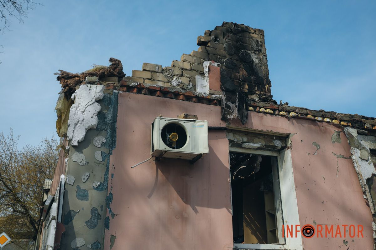 Зруйновані будинки, побиті машини та вибиті вікна: як виглядає Дніпро після масштабної атаки дронами 14