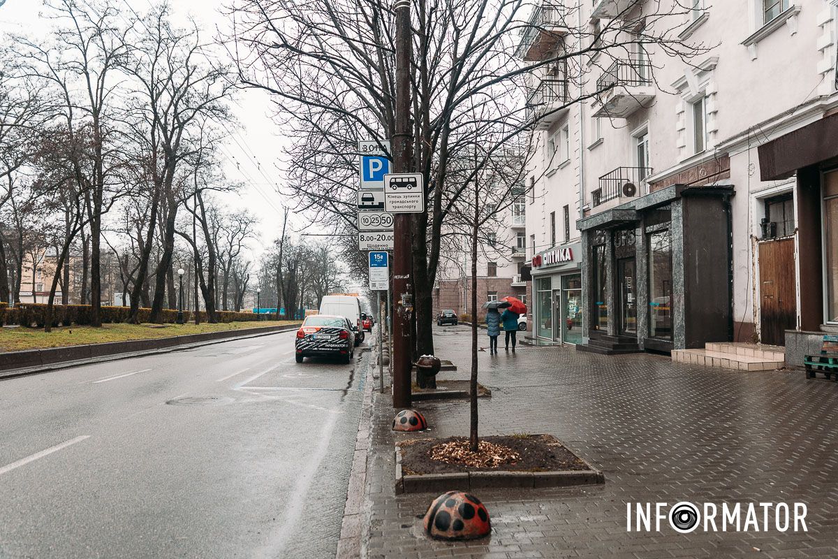 У Дніпрі під час війни за понад 2,3 мільйона гривень хочуть капітально відремонтувати зупинки 3