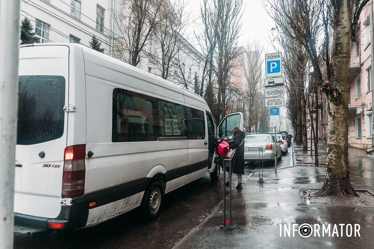 У Дніпрі під час війни за понад 2,3 мільйона гривень хочуть капітально відремонтувати зупинки 9