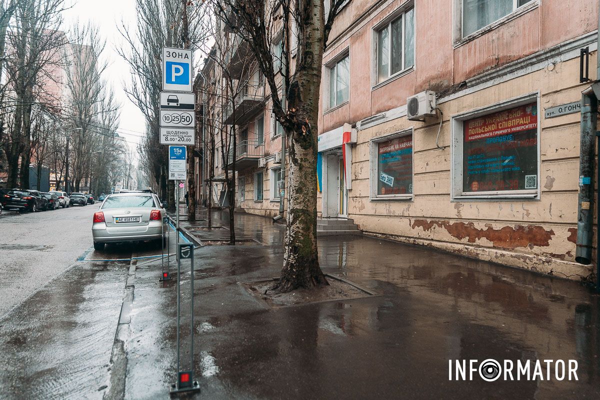 У Дніпрі під час війни за понад 2,3 мільйона гривень хочуть капітально відремонтувати зупинки 7