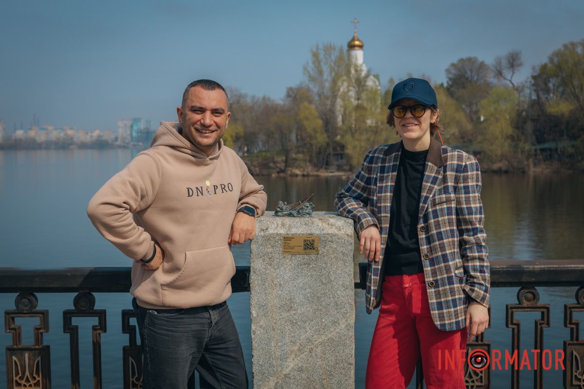 Автор проєкту Карен Агаджанян та скульптор Надія Отряжа