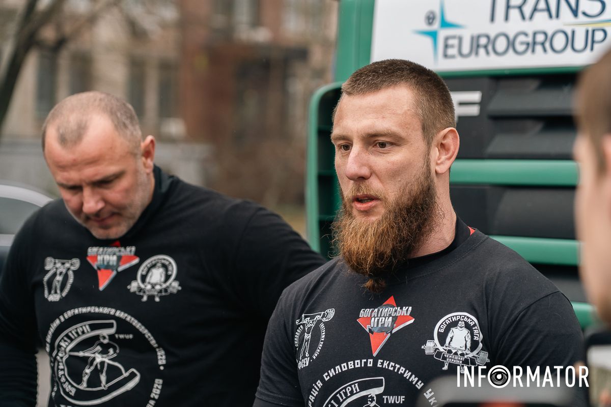 Протащили 18-тонную фуру: в Днепре превзойдет командный рекорд Гиннеса 16