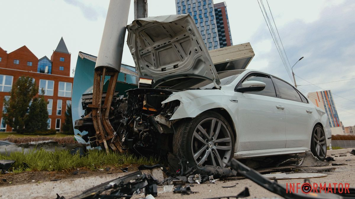 Поврежденный Volkswagen Поврежденный Volkswagen