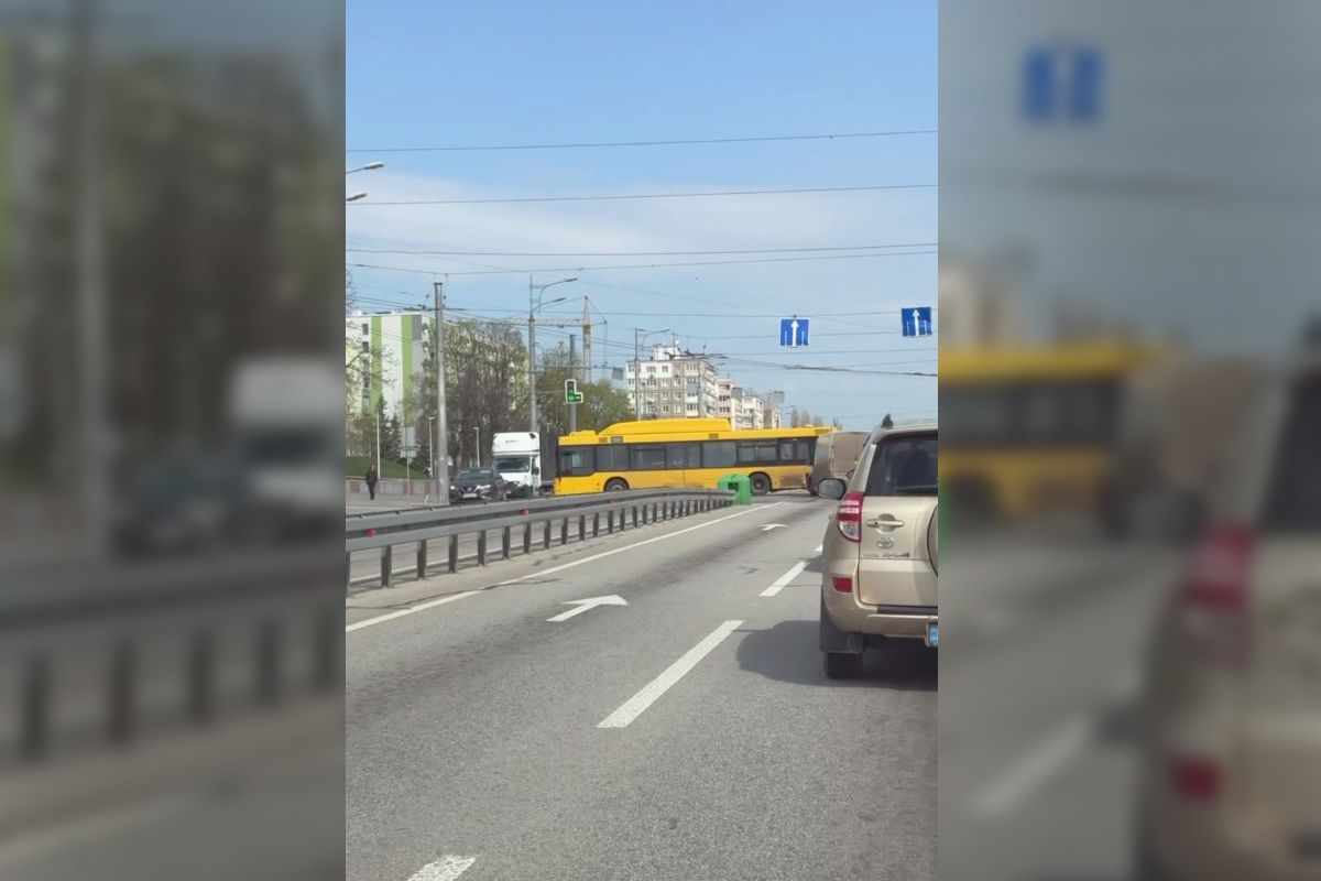 Citroen зіштовхнувся з автобусом №57А