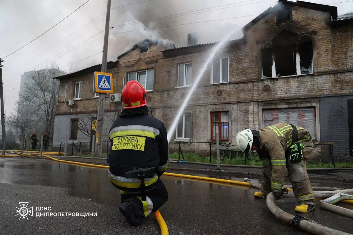 На улице Симферопольской горел дом На улице Симферопольской горел дом