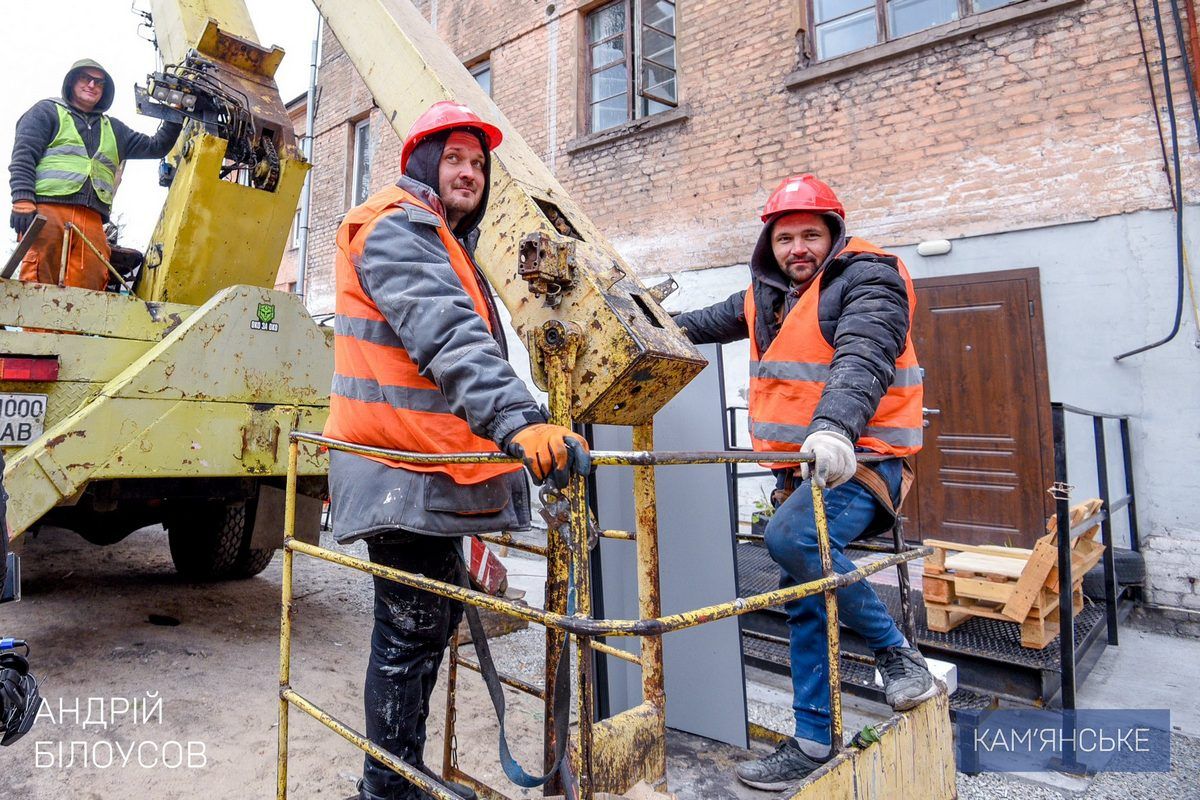 На Гімназичному проспекті у Кам’янському проходить капремонт гуртожитку для переселенців 8