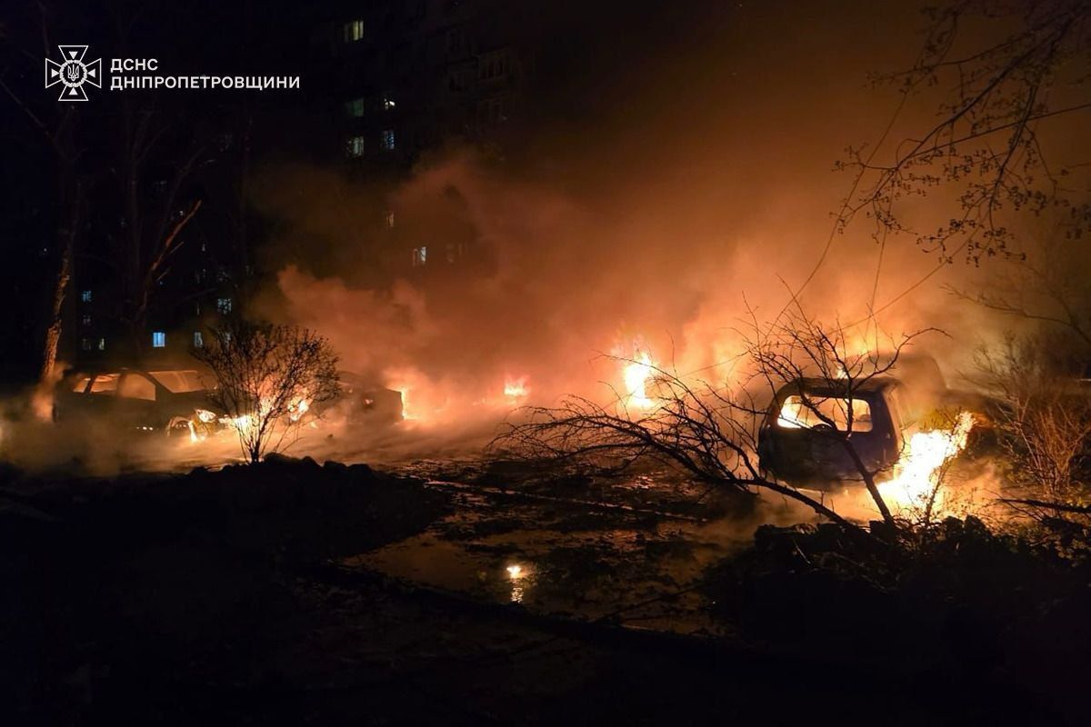 Последствия атаки по Днепру 8 апреля Вечерние взрывы в Днепре: появились подробности атаки на город от полиции и спасателей 1