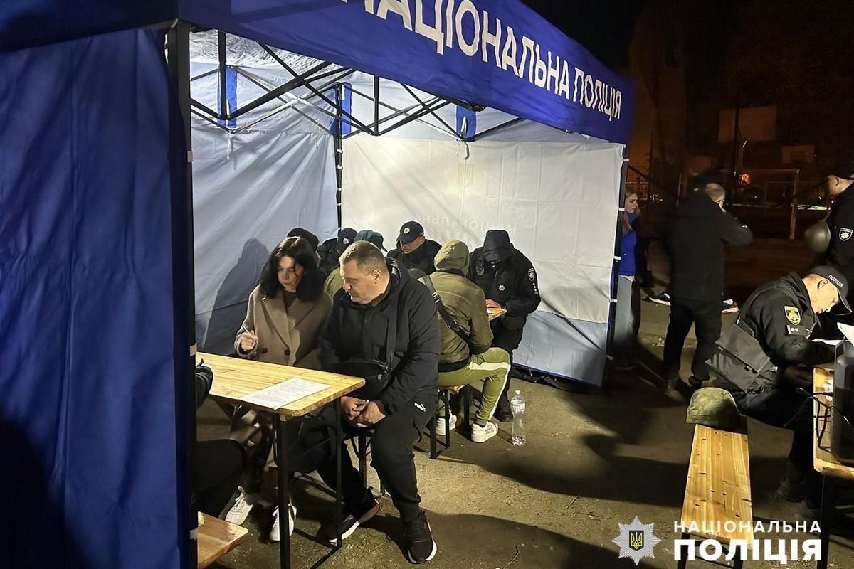 Враг ударил по городу "Шахедами" Вечерние взрывы в Днепре: появились подробности атаки на город от полиции и спасателей 7