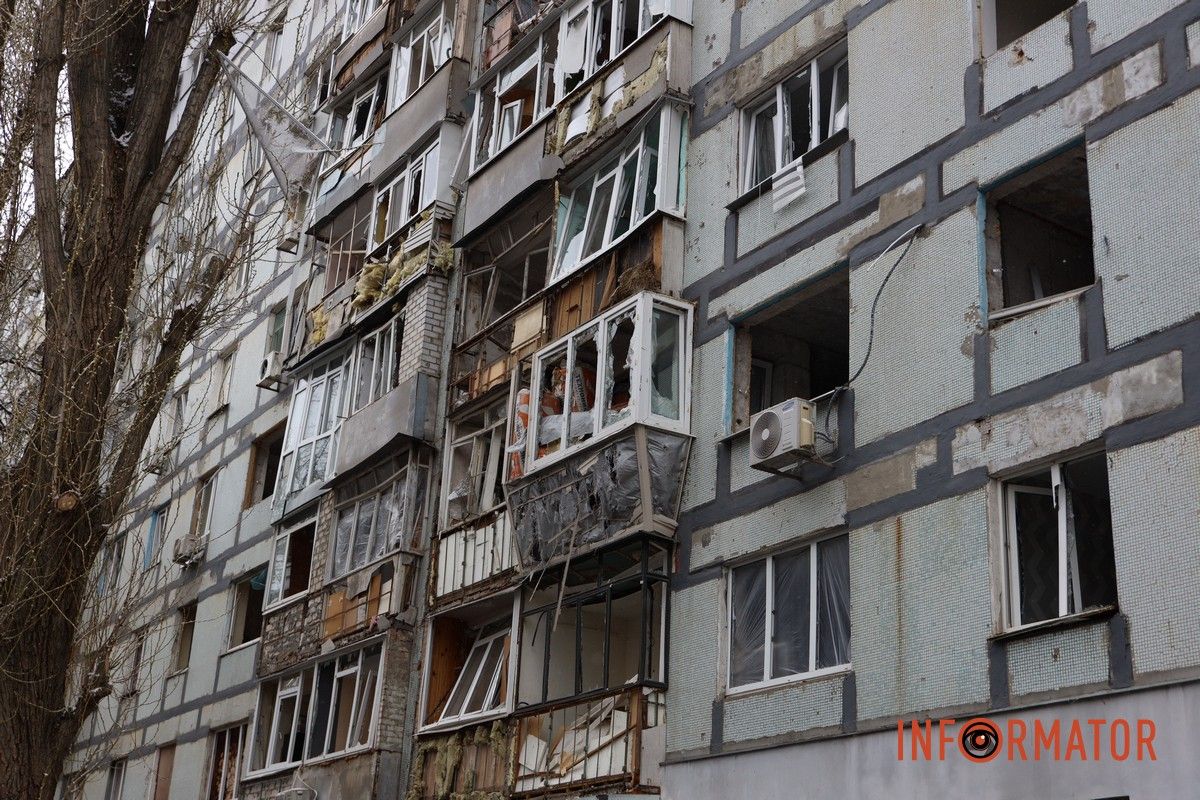 Вибиті вікна, руїна та знищені автомобілі: як виглядають місця ударів рф «Шахедами» по Дніпру 13