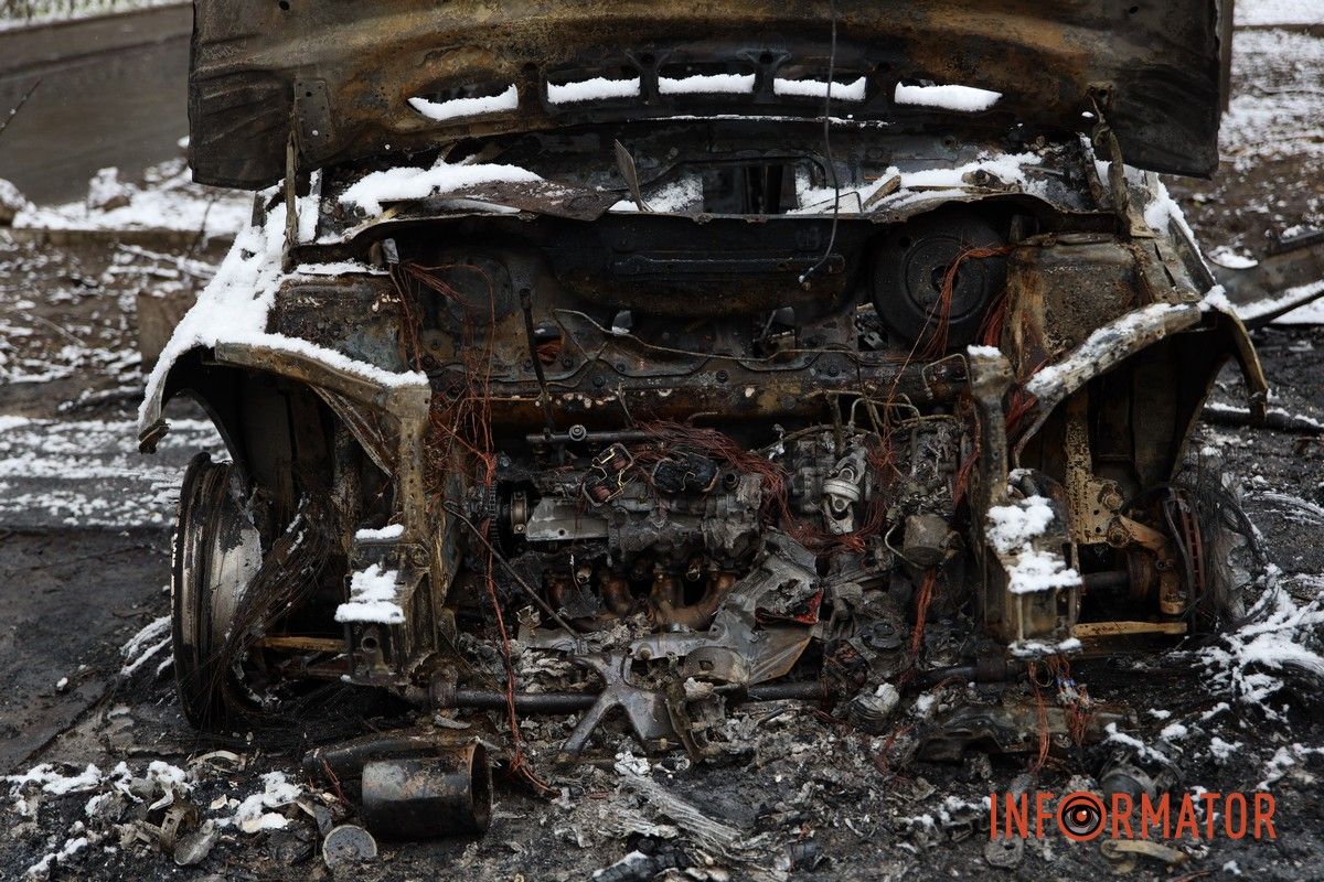 Вибиті вікна, руїна та знищені автомобілі: як виглядають місця ударів рф «Шахедами» по Дніпру 11