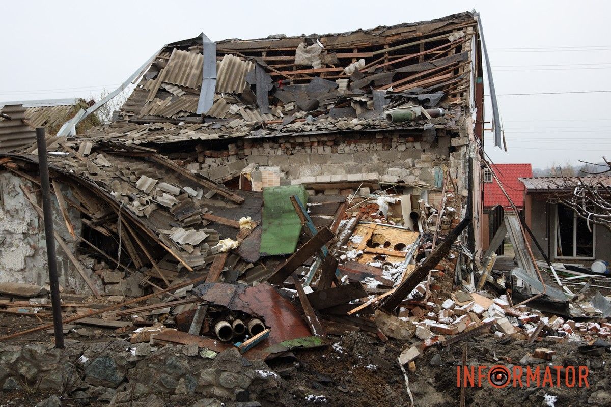 Вибиті вікна, руїна та знищені автомобілі: як виглядають місця ударів рф «Шахедами» по Дніпру 12