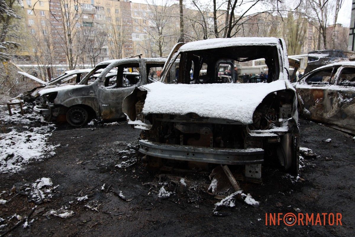 Вибиті вікна, руїна та знищені автомобілі: як виглядають місця ударів рф «Шахедами» по Дніпру 14
