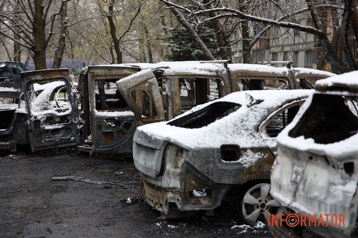 Вибиті вікна, руїна та знищені автомобілі: як виглядають місця ударів рф «Шахедами» по Дніпру 22