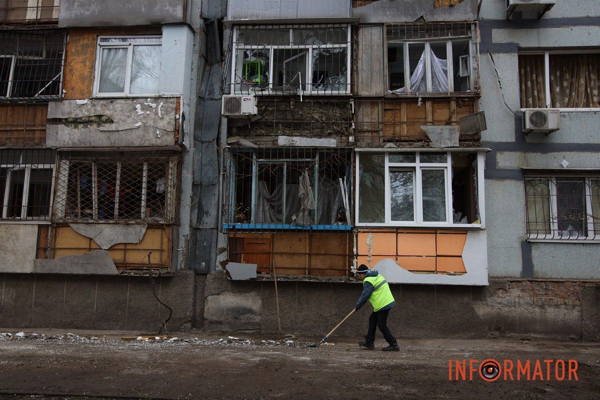 Вибиті вікна, руїна та знищені автомобілі: як виглядають місця ударів рф «Шахедами» по Дніпру 21