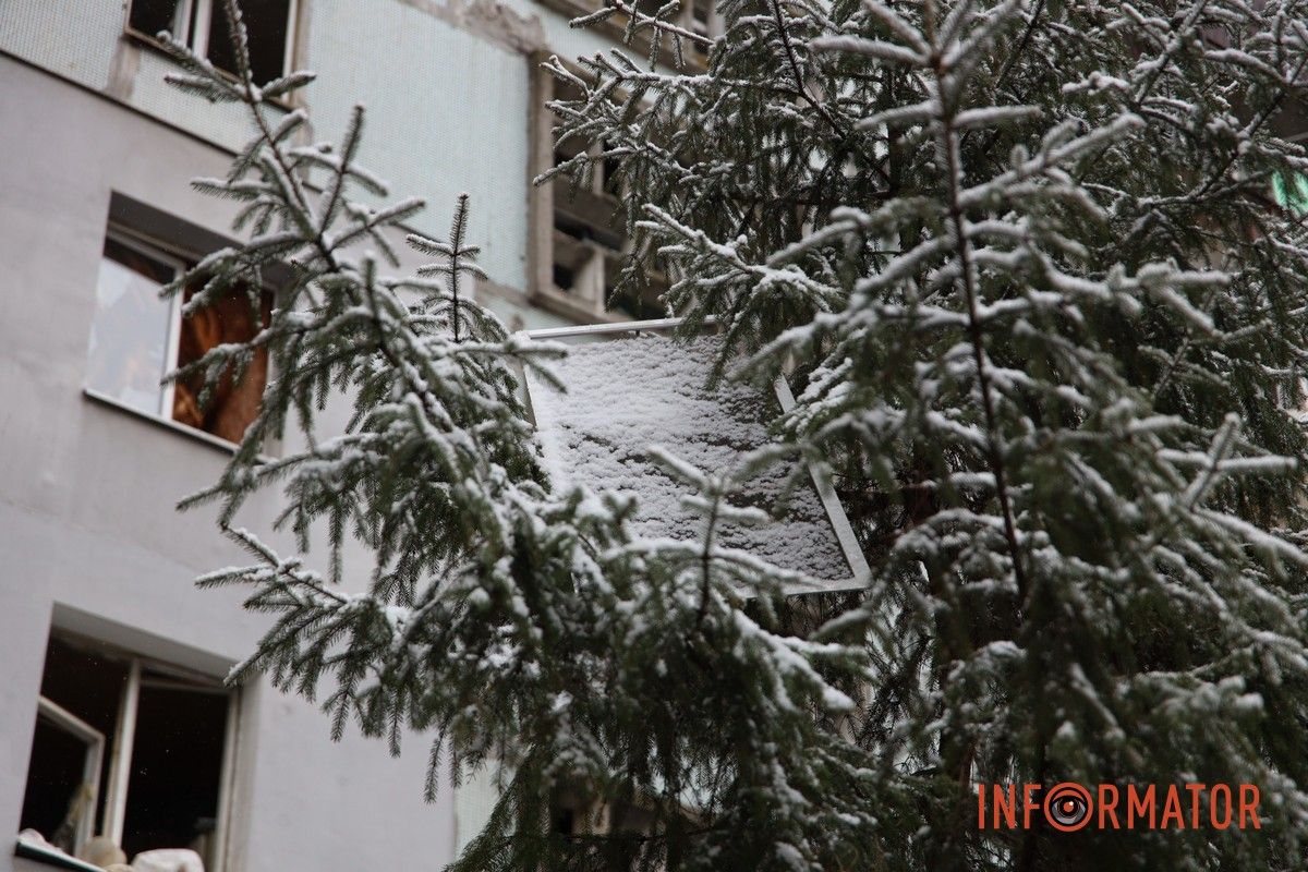 Вибиті вікна, руїна та знищені автомобілі: як виглядають місця ударів рф «Шахедами» по Дніпру 26